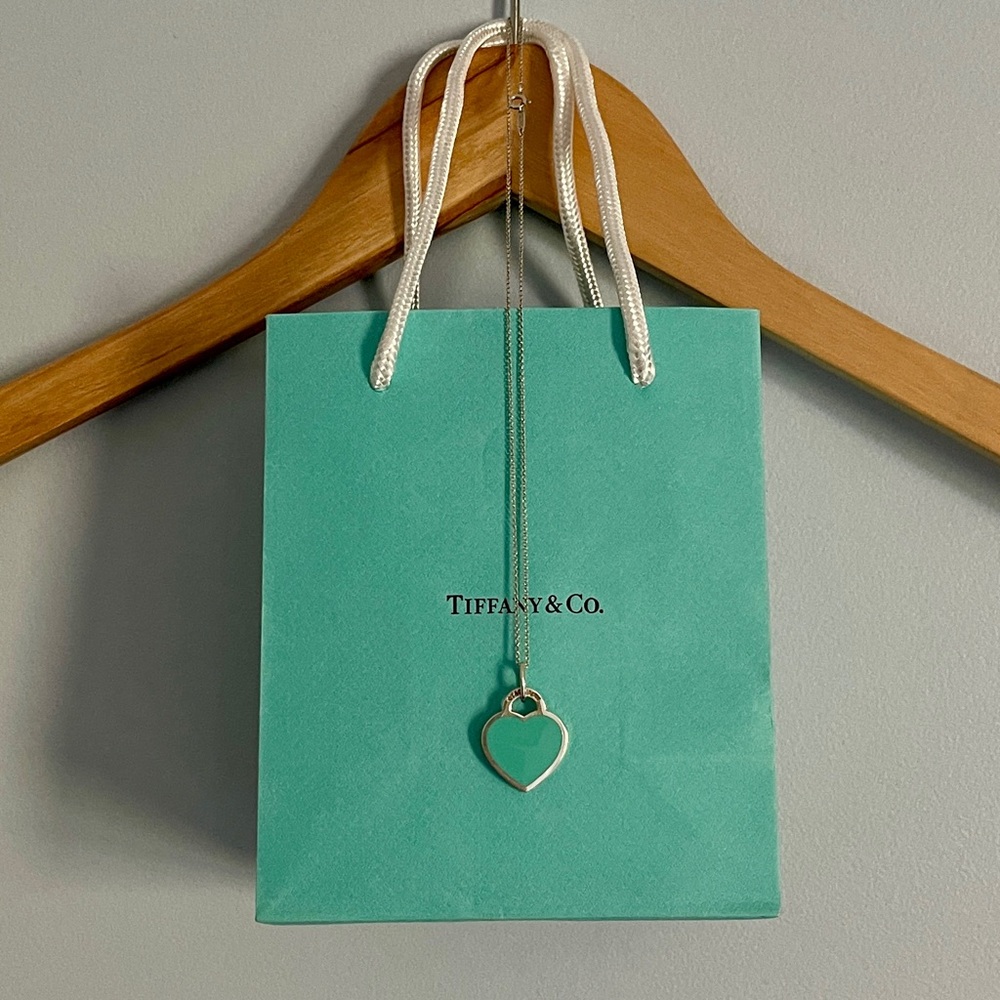 🐆 Tiffany & Co Authentic Heart Charm and 925 Silver Chain